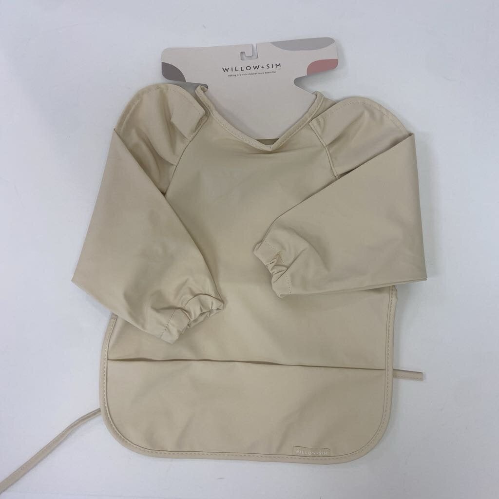 Waterproof Bib with Ruffles *NEW*