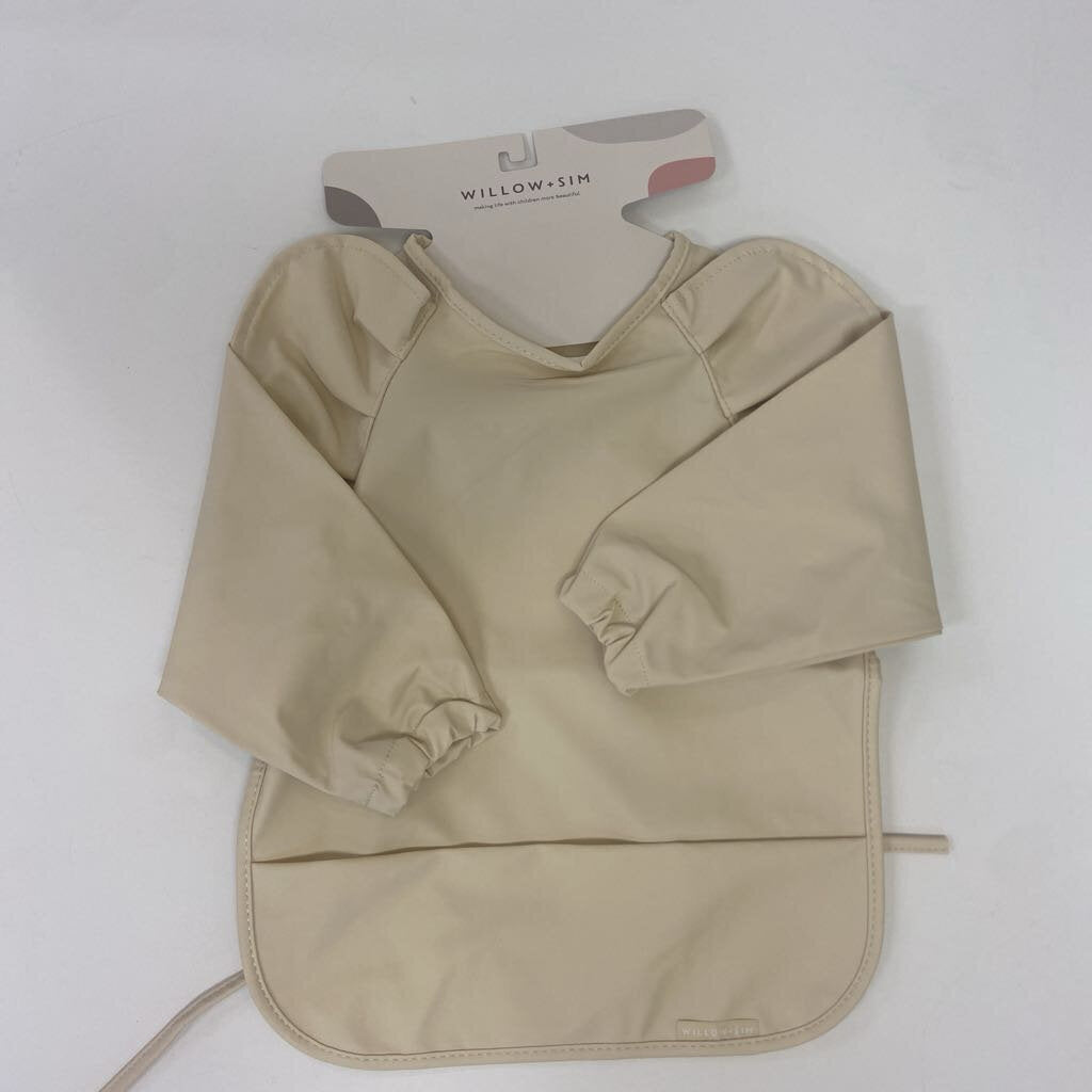 Waterproof Bib with Ruffles *NEW*