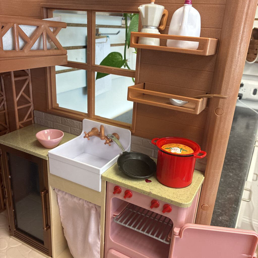 Ski Lodge + Extra Accessories for 18" Doll