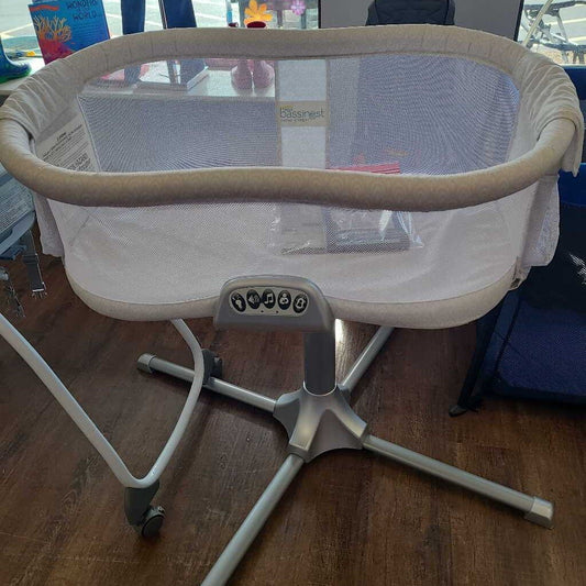Bassinest Swivel Sleeper