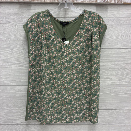 Womens Floral Front Top *NEW*