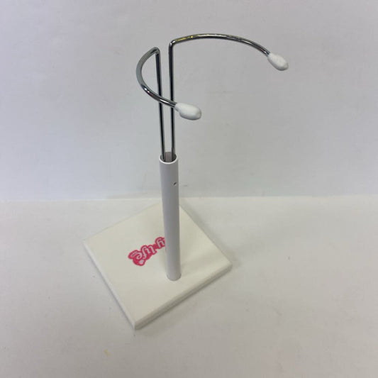 18" Doll Stand