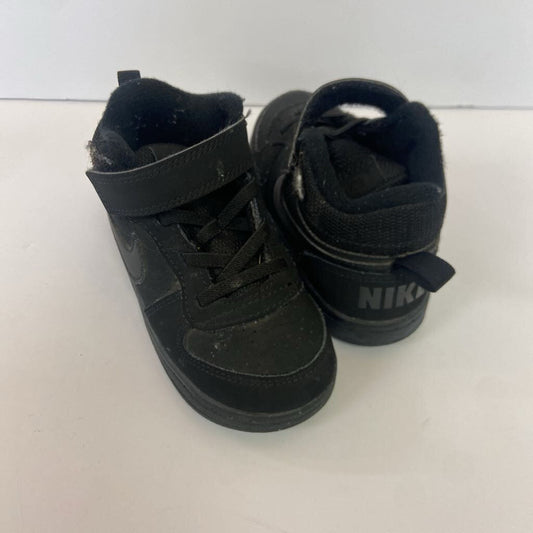 Boys Mid Sneakers