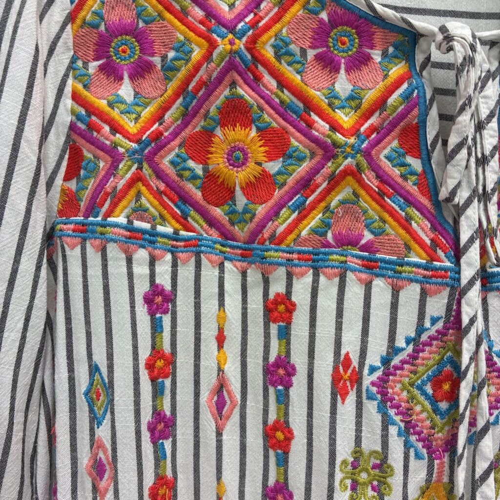 Womens Embroidered 3/4 Sleeve Shirt