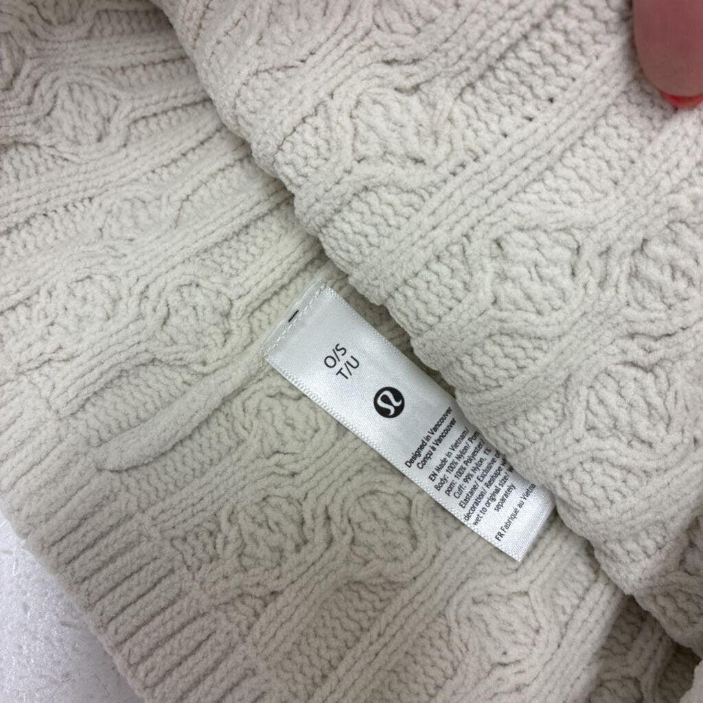 Cable Knit Pom Pom Beanie Hat *NEW*