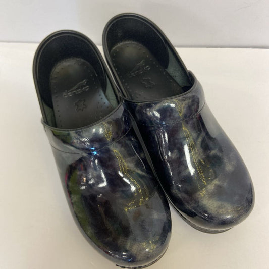 Womens Leather Clogs