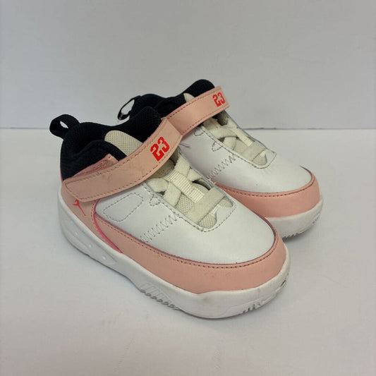 Girls Air Jordan Max Auro Sneakers